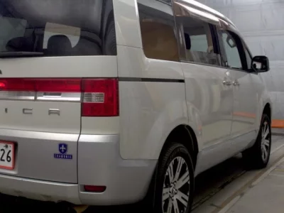 Mitsubishi DELICA D5