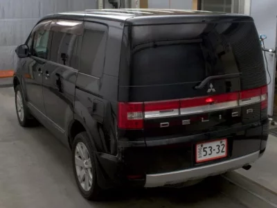 Mitsubishi DELICA D5