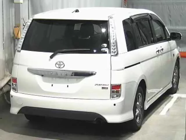 Toyota ISIS