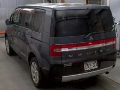 Mitsubishi DELICA D5