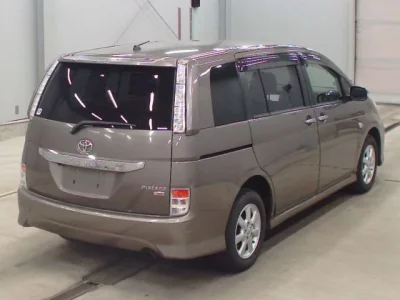 Toyota ISIS