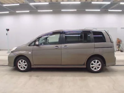 Toyota ISIS