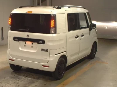 Suzuki SPACIA BASE