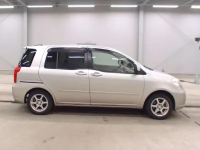 Toyota RAUM