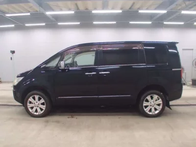 Mitsubishi DELICA D5