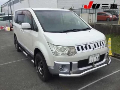 Mitsubishi DELICA D5