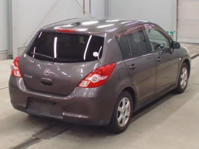 Nissan TIIDA