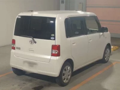 Toyota PIXIS SPACE