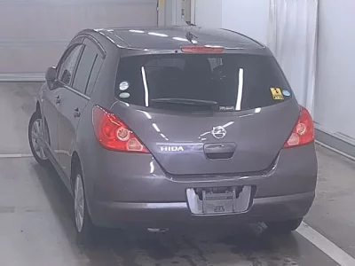 Nissan TIIDA