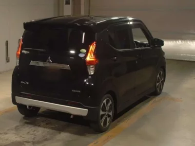 Mitsubishi EK X
