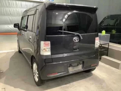 Toyota PIXIS SPACE
