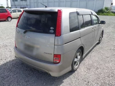 Toyota ISIS
