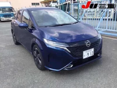 Nissan AURA