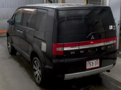 Mitsubishi DELICA D5