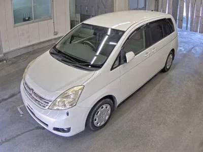 Toyota ISIS