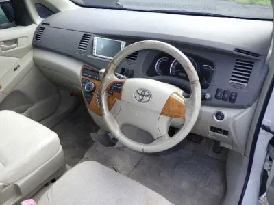 Toyota ISIS