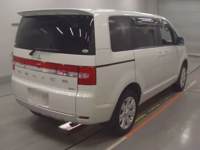Mitsubishi DELICA D5