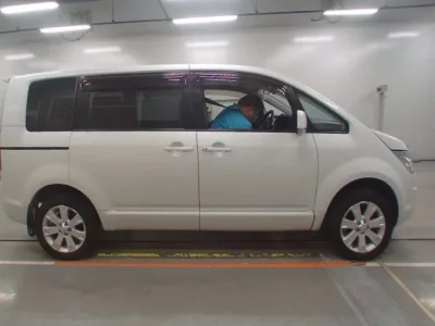 Mitsubishi DELICA D5
