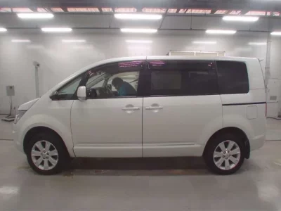 Mitsubishi DELICA D5