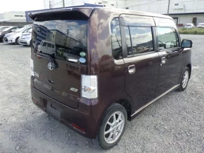 Toyota PIXIS SPACE