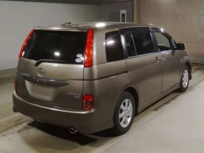 Toyota ISIS