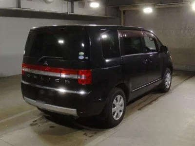Mitsubishi DELICA D5