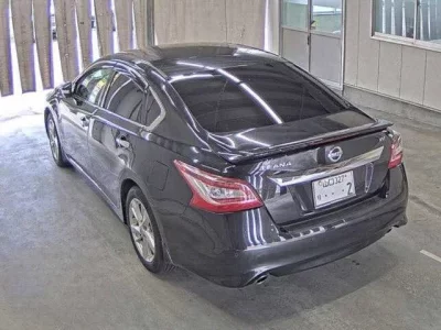 Nissan TEANA