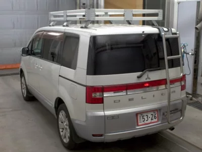 Mitsubishi DELICA D5