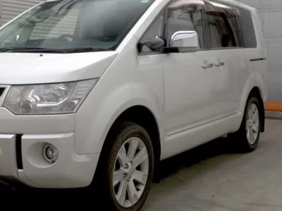 Mitsubishi DELICA D5