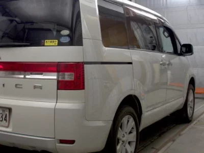 Mitsubishi DELICA D5