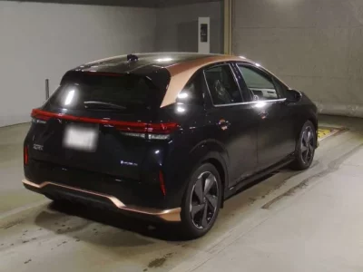 Nissan AURA