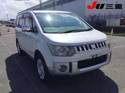 Mitsubishi DELICA D5