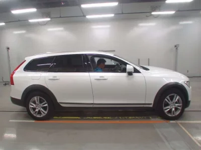 Volvo V90