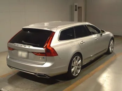 Volvo V90