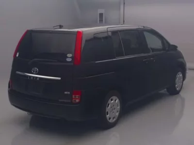 Toyota ISIS