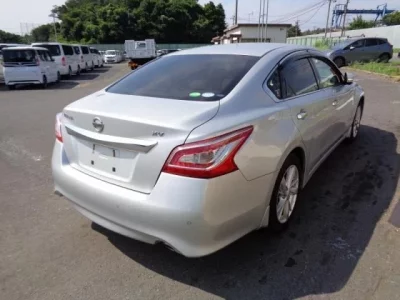 Nissan TEANA