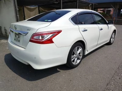 Nissan TEANA