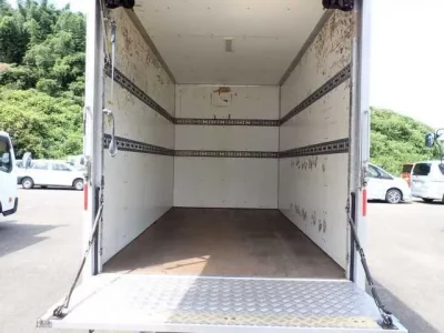 Nissan ATLAS
