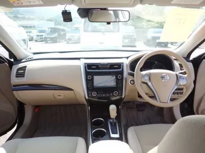 Nissan TEANA