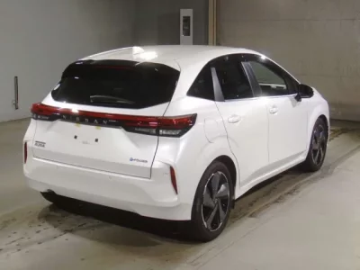 Nissan AURA