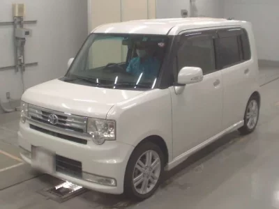 Toyota PIXIS SPACE