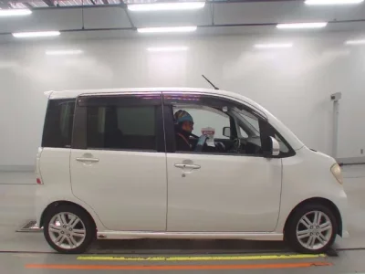 Daihatsu TANTO EXE