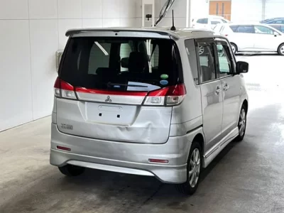Mitsubishi DELICA D2