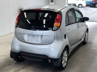 Mitsubishi I