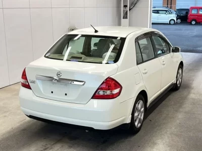 Nissan TIIDA LATIO