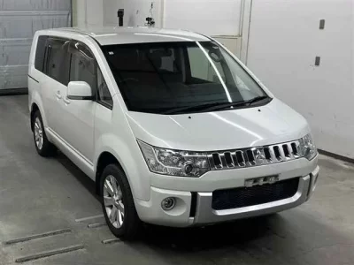 Mitsubishi DELICA D5