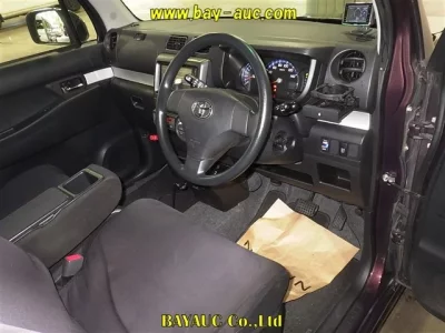 Toyota PIXIS SPACE