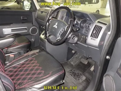 Mitsubishi DELICA D5