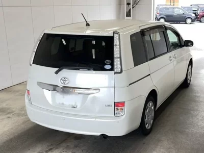 Toyota ISIS