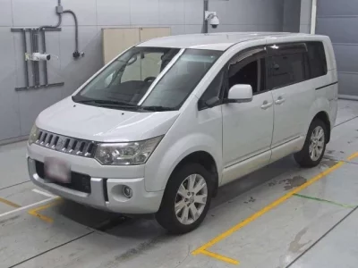 Mitsubishi DELICA D5